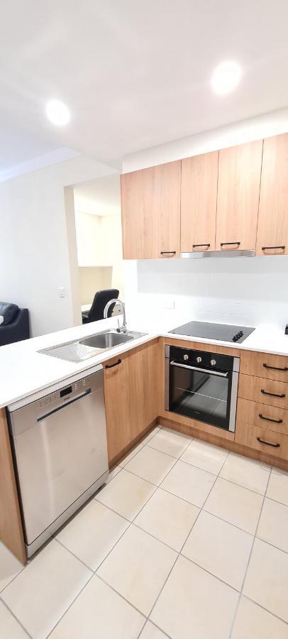 Ramada By Wyndham Brisbane Windsor Hotel Bagian luar foto