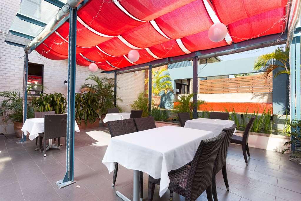 Ramada By Wyndham Brisbane Windsor Hotel Restoran foto