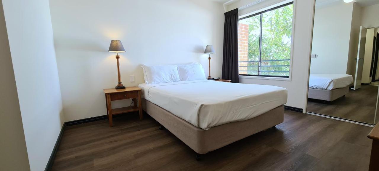 Ramada By Wyndham Brisbane Windsor Hotel Bagian luar foto
