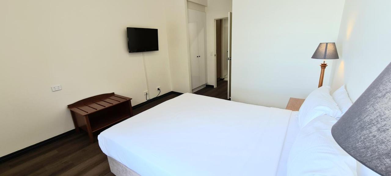 Ramada By Wyndham Brisbane Windsor Hotel Bagian luar foto