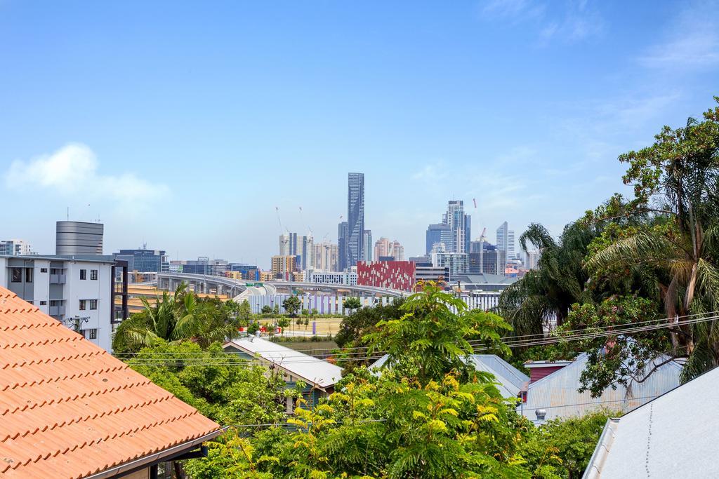Ramada By Wyndham Brisbane Windsor Hotel Bagian luar foto