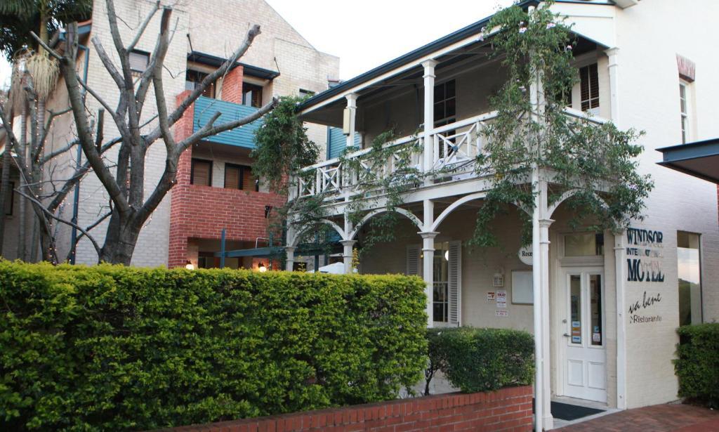 Ramada By Wyndham Brisbane Windsor Hotel Bagian luar foto
