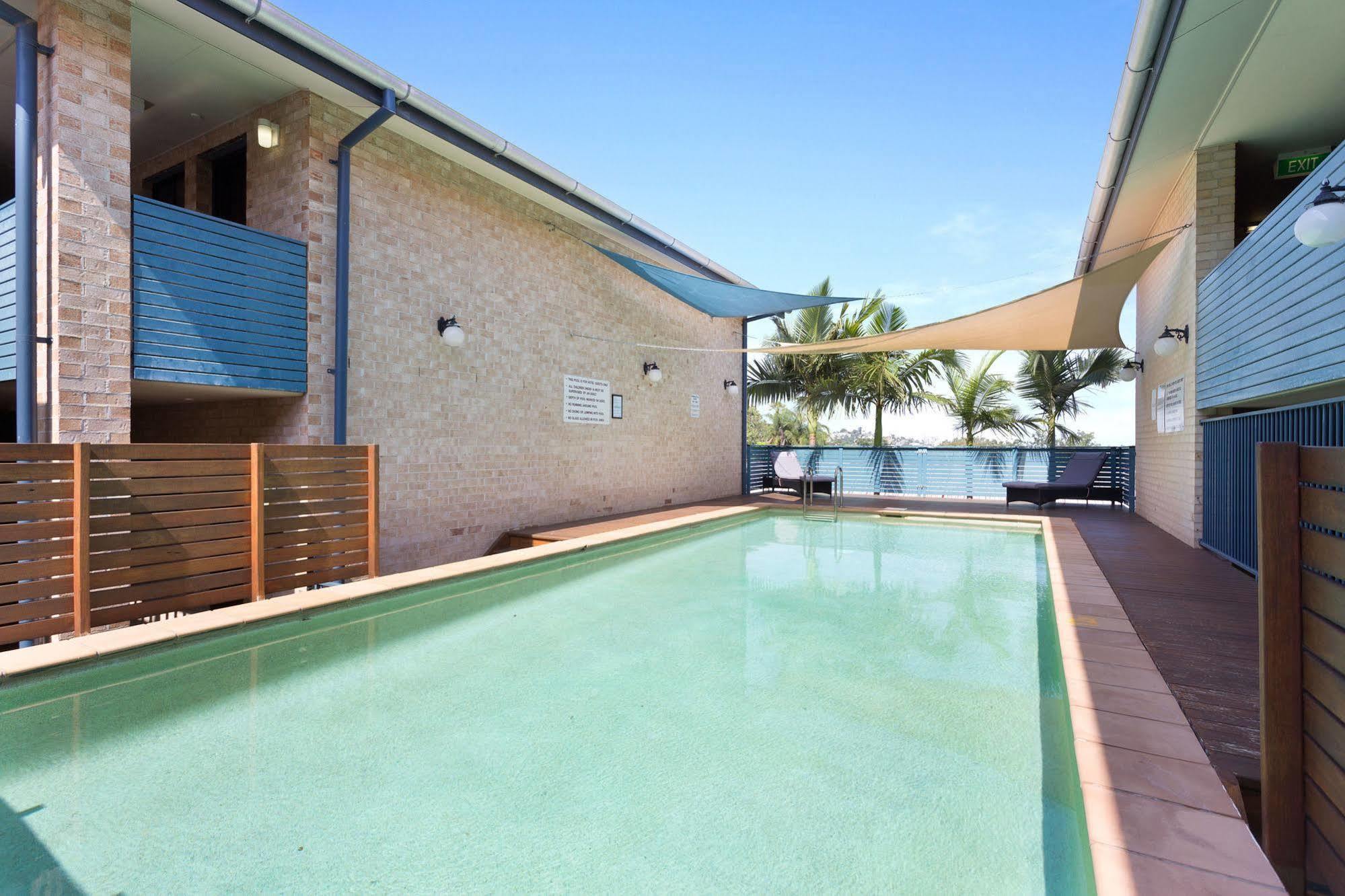 Ramada By Wyndham Brisbane Windsor Hotel Bagian luar foto