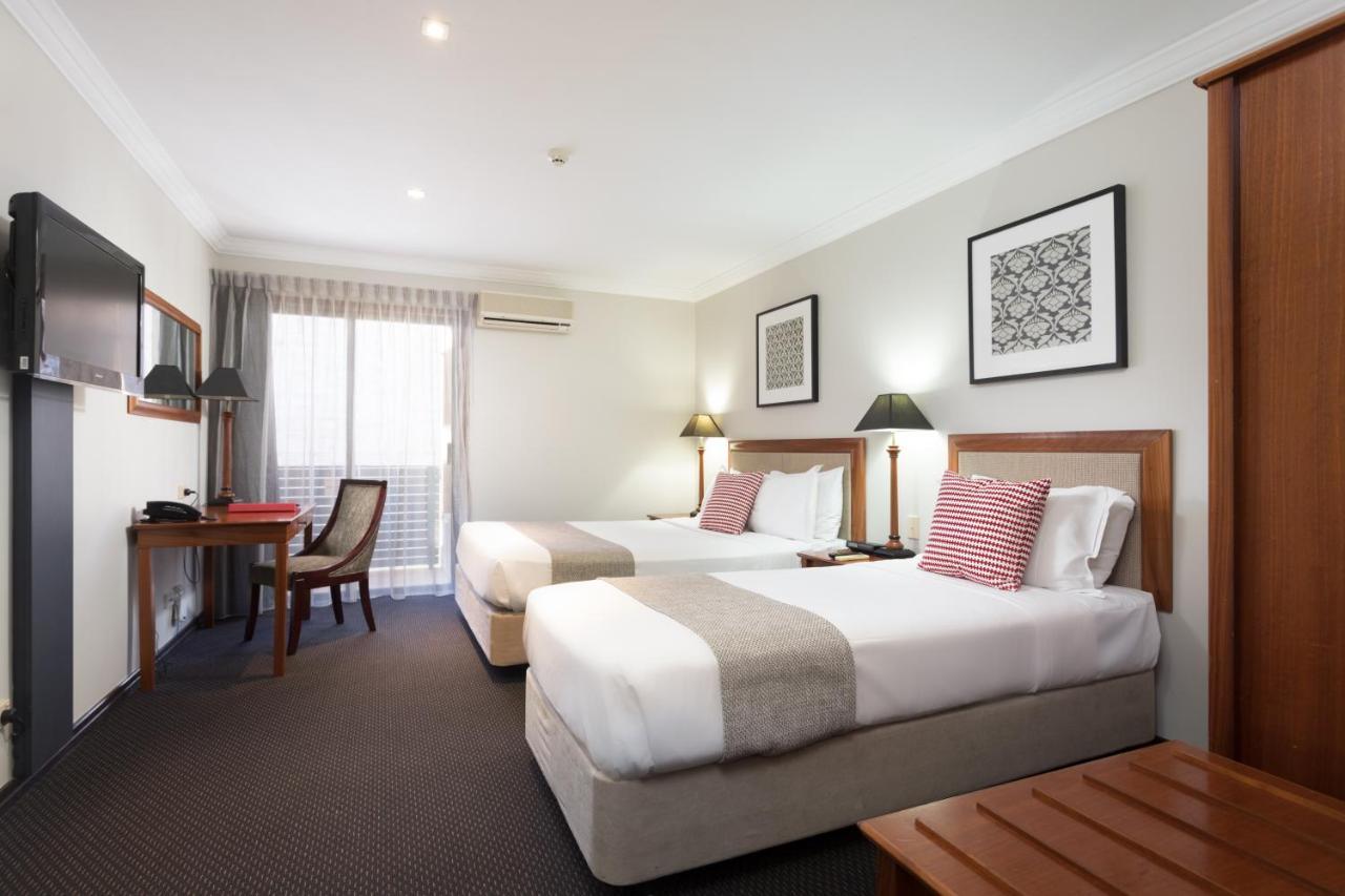 Ramada By Wyndham Brisbane Windsor Hotel Bagian luar foto