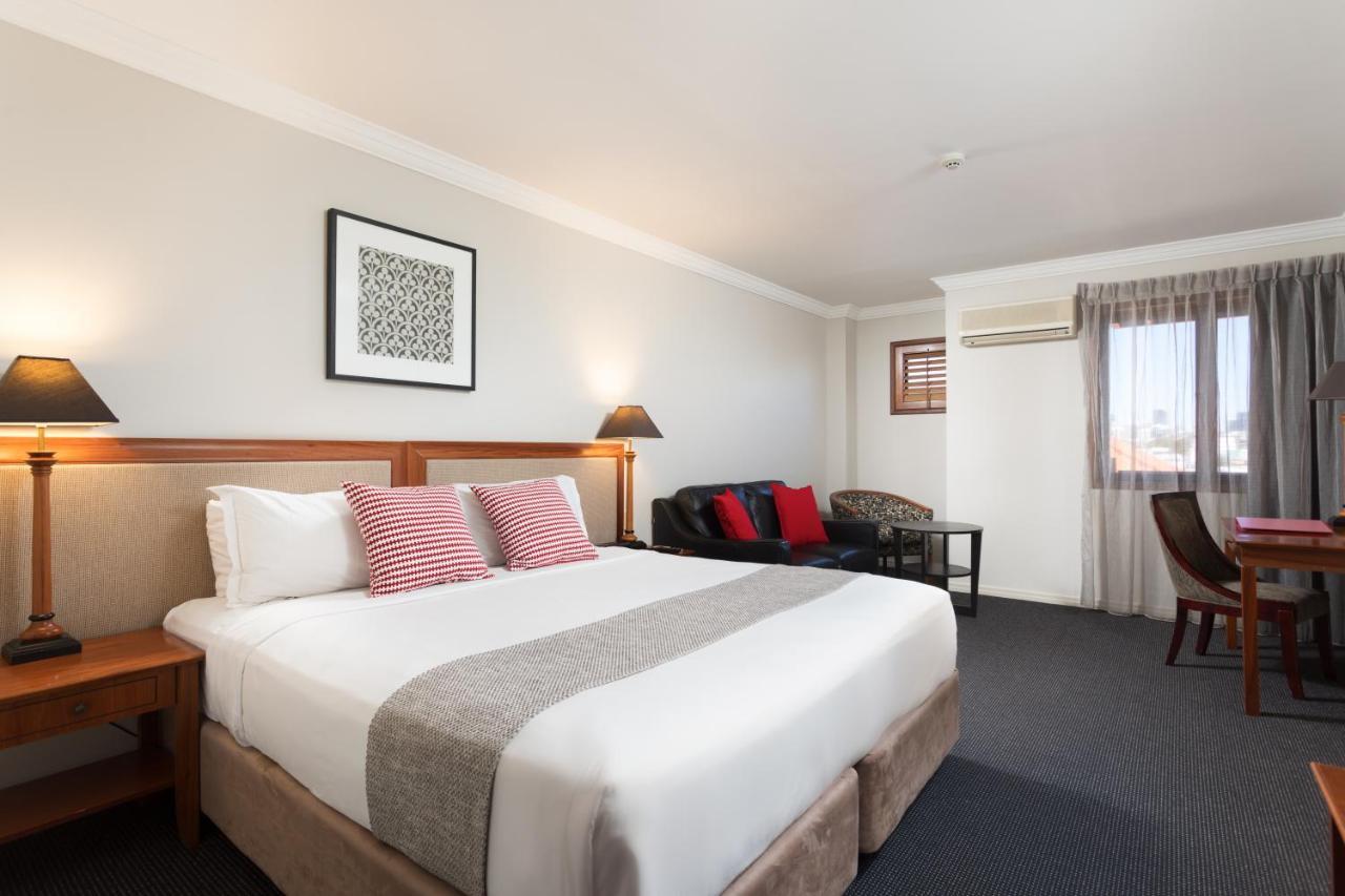 Ramada By Wyndham Brisbane Windsor Hotel Bagian luar foto
